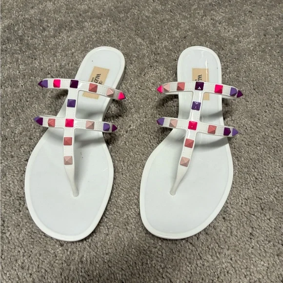 Valentino rockstud thong sandals. 38. Never worn - Picture 2 of 5